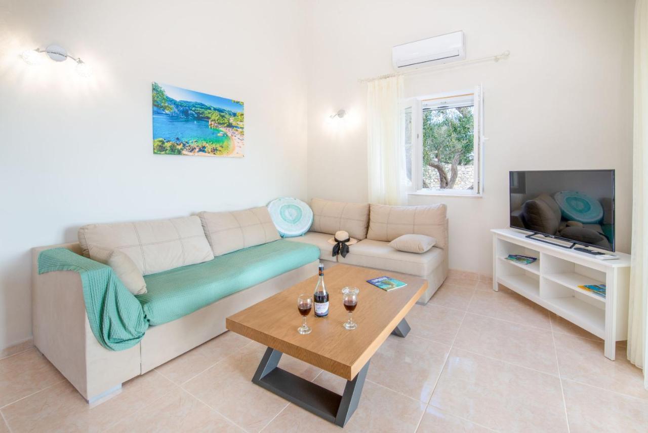Villa Plagia Гайос Екстериор снимка